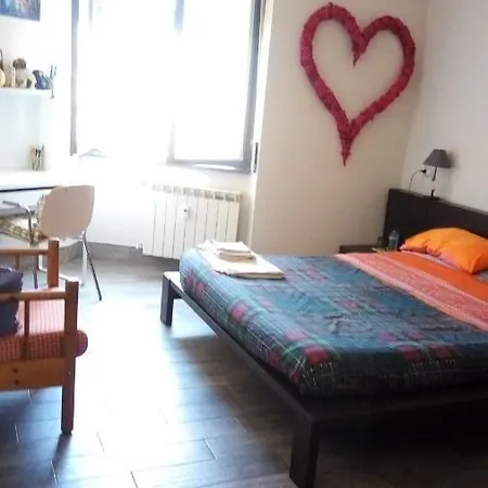 Vely'S Rooms Novara Exterior foto