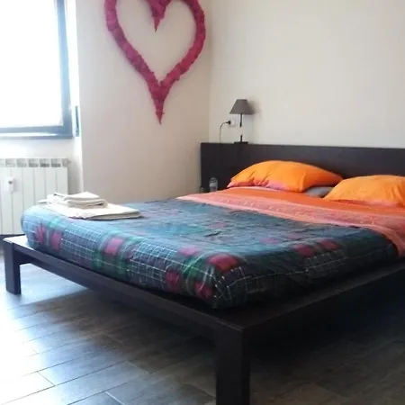 Vely'S Rooms Novara Exterior foto